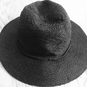 PacSun Kendall & Kylie Threaded Black Sun Hat